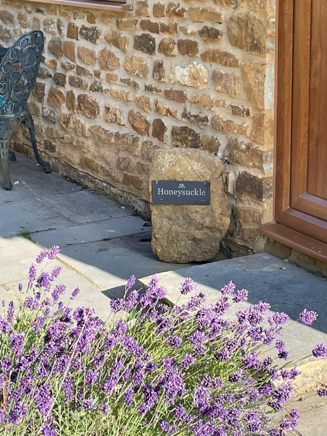 Honeysuckle Cottage - Hillside Holiday Cottages, Cotswolds Warmington Exterior foto